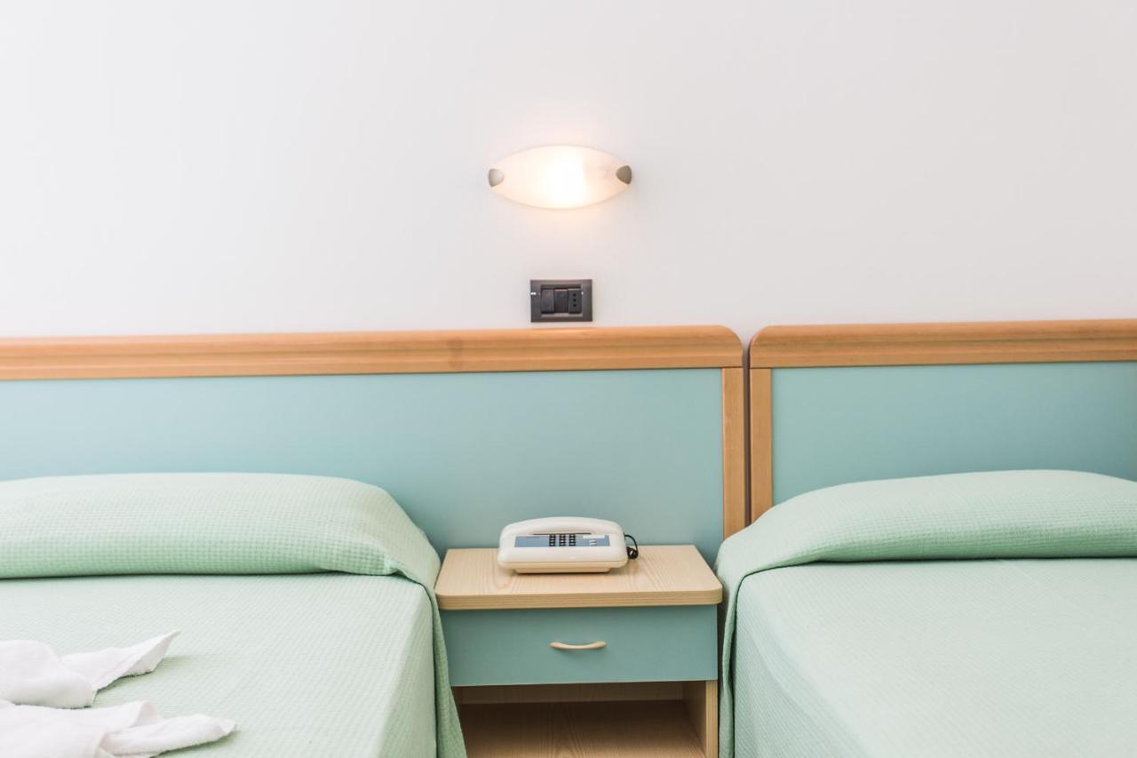 Hotel Costaverde チェゼナーティコ エクステリア 写真