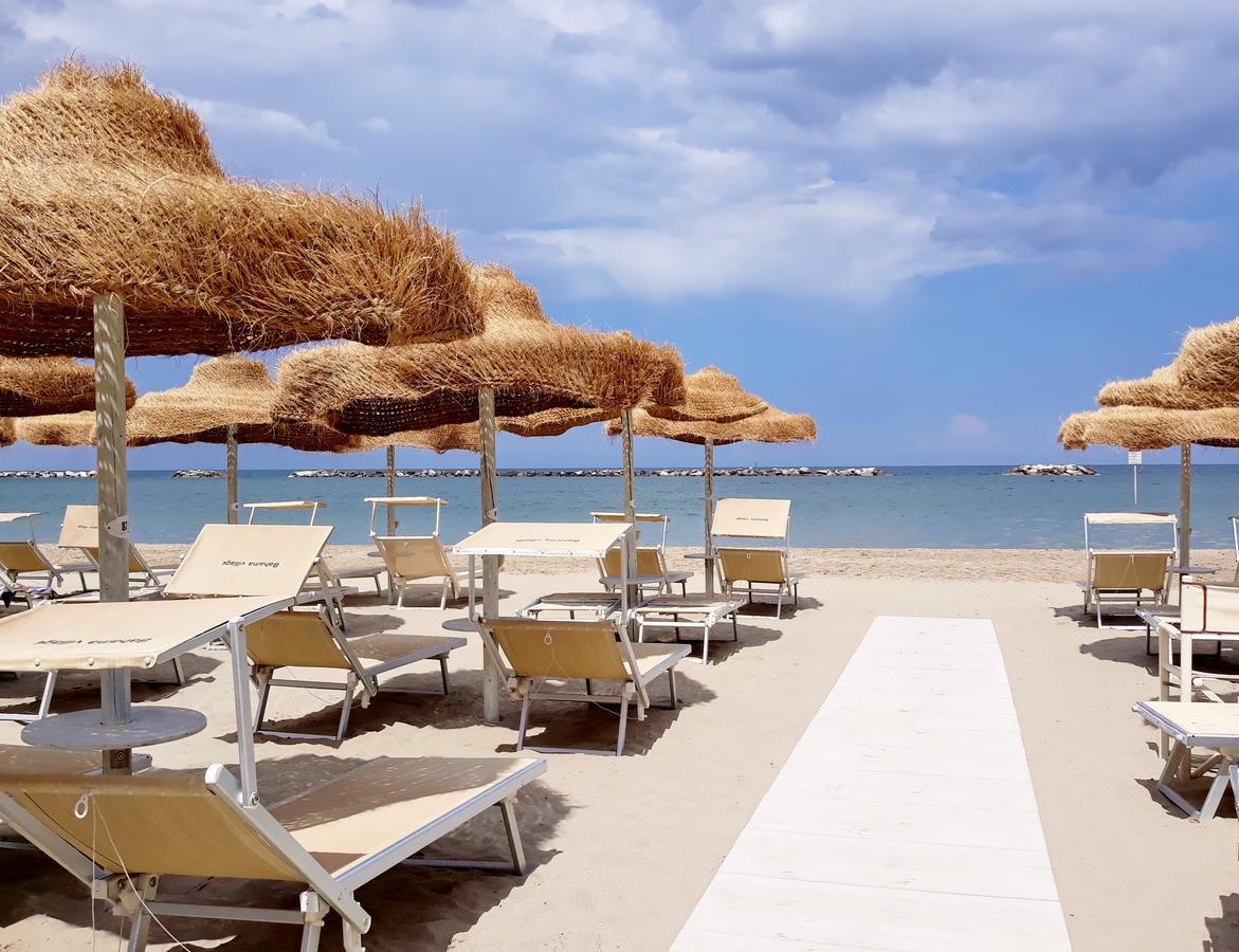 Hotel Costaverde チェゼナーティコ エクステリア 写真