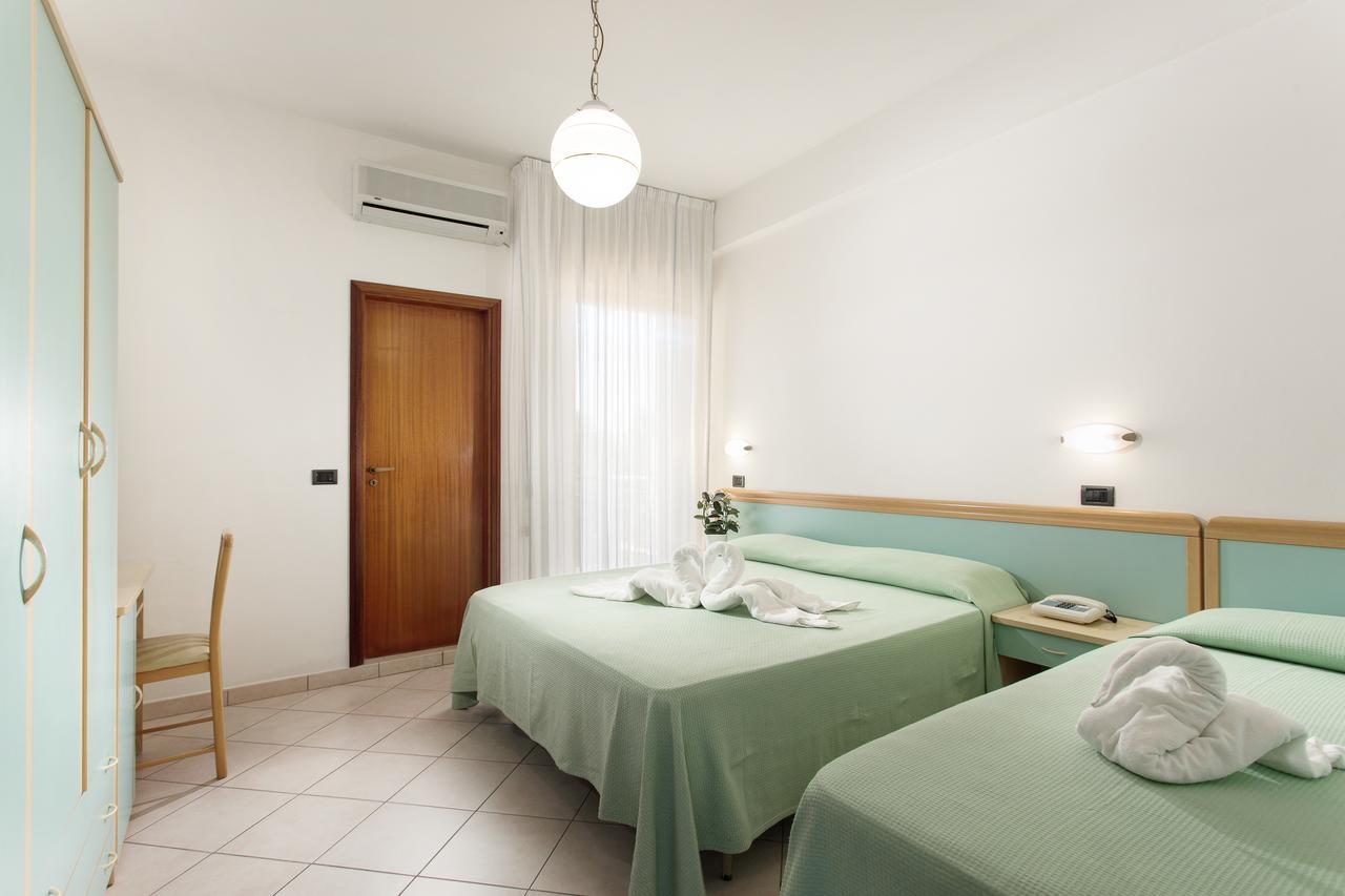 Hotel Costaverde チェゼナーティコ エクステリア 写真